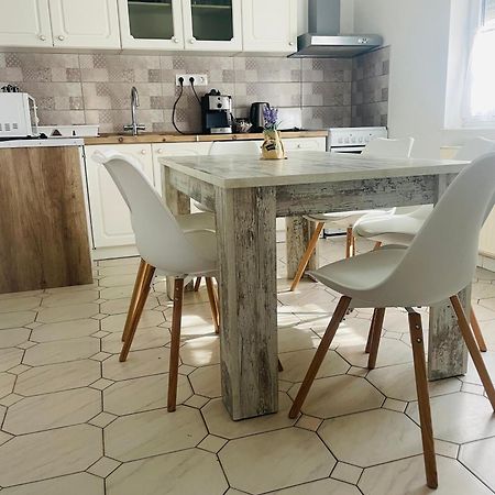 Thermal Next II Weninger Apartman Kiskunhalas Dış mekan fotoğraf